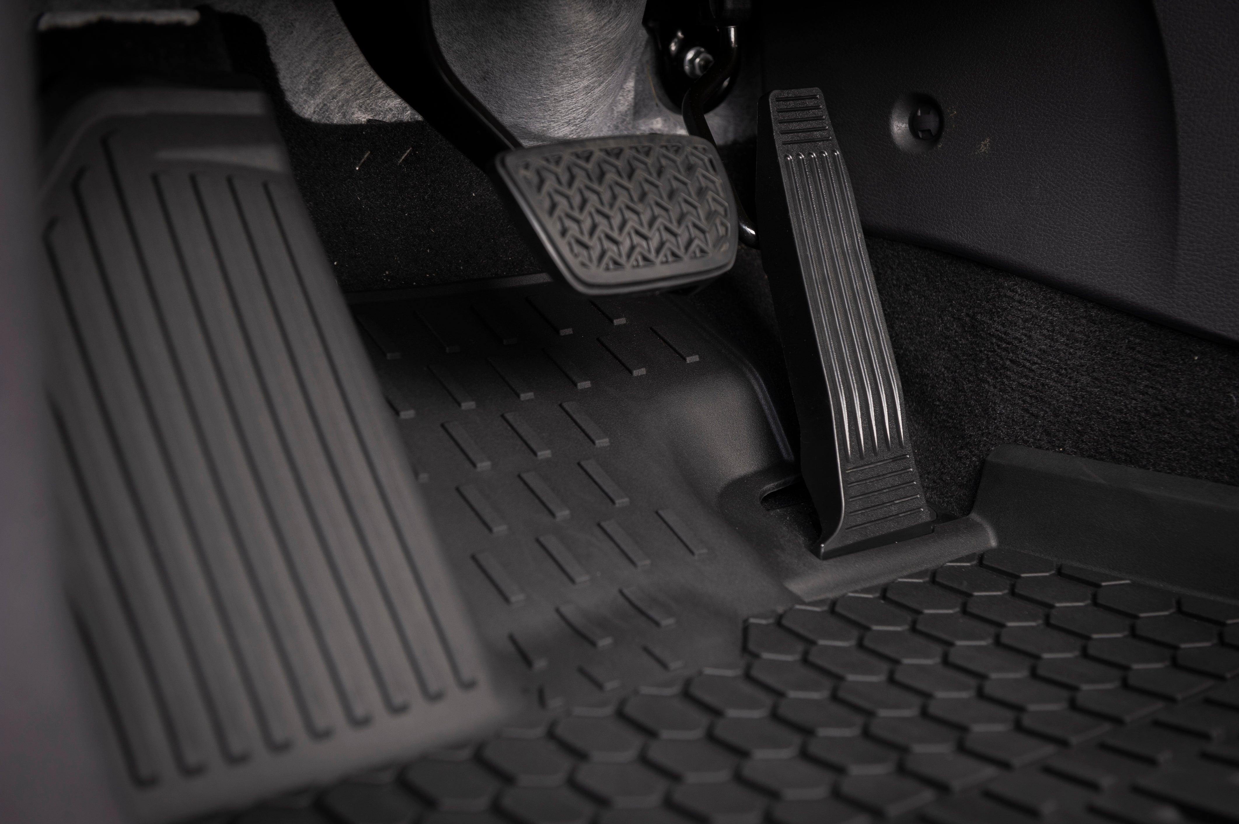 How to Choose the Right Toyota Sienna Floor Mats? - 3Wliners -floor-mats-cargo-liner-trunk-mats