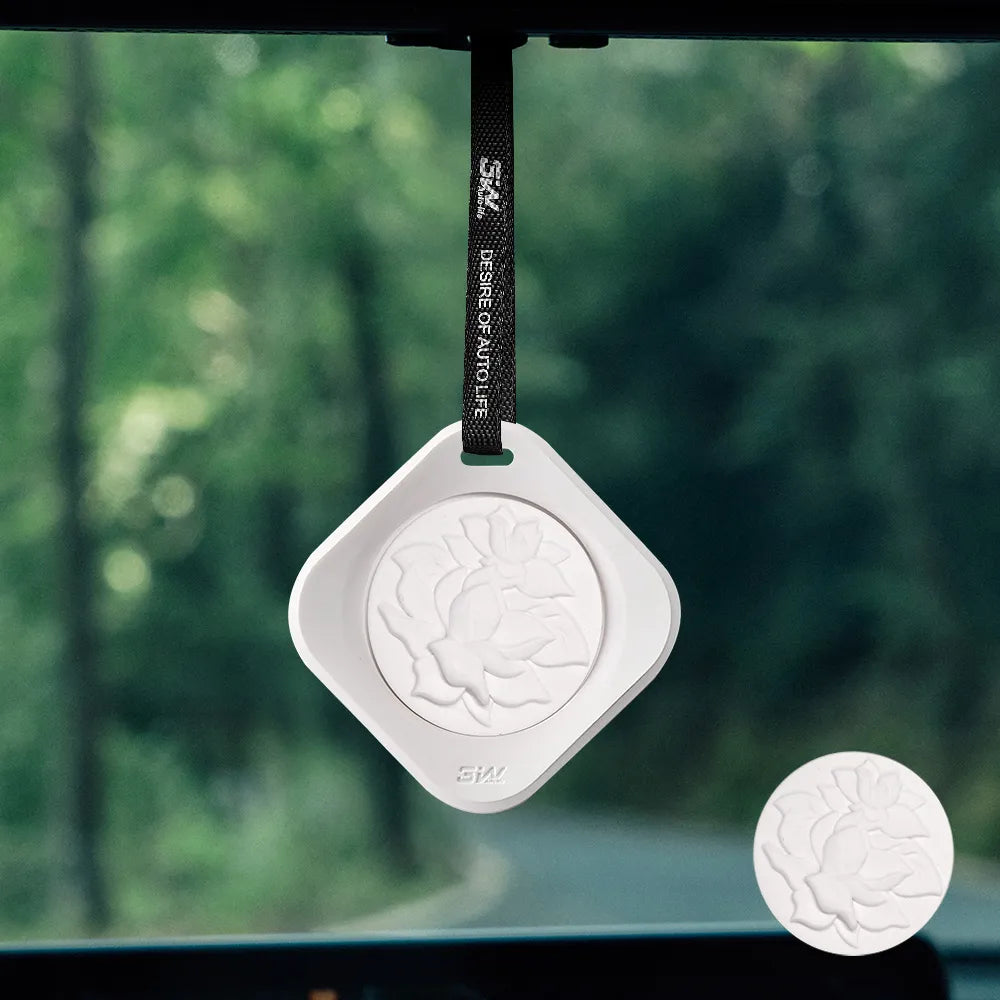 3W Hanging Car Air Freshener Diffuser  with Natural Essential Oils Silicone-protected edges Magnetic closure for easy attachment and removal Long-lasting fragrance